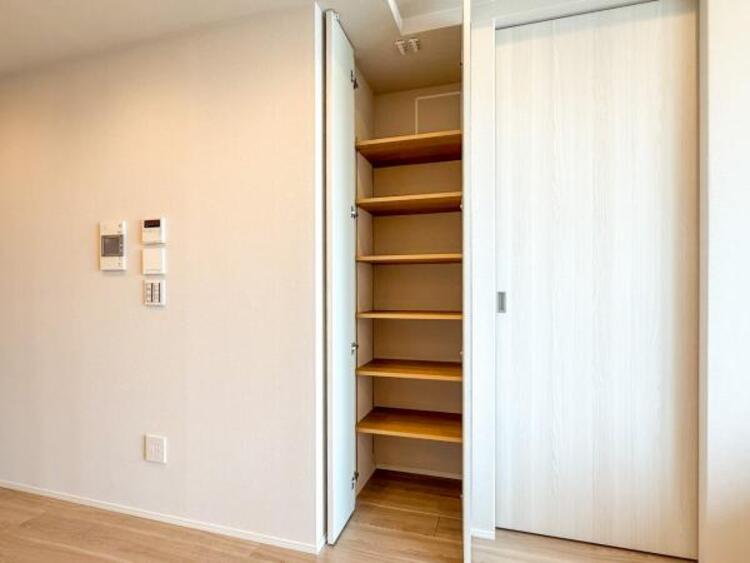 収納 リビングに収納があるのも便利です。