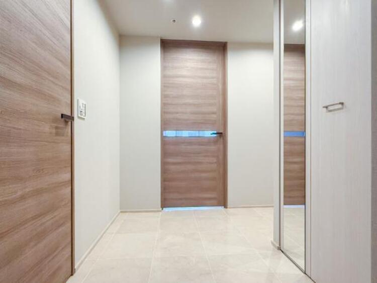 その他 スタイリッシュなのはもちろん、質感があり、機能的でもあるエントランス。