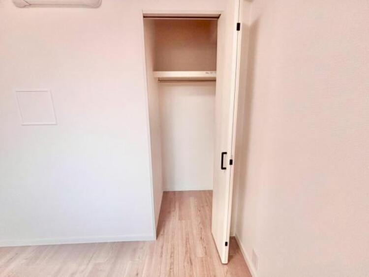 収納 各部屋に備えられたクローゼット。普段使わないものなども収納可能ですので、居室を広く使うことが出来ます。