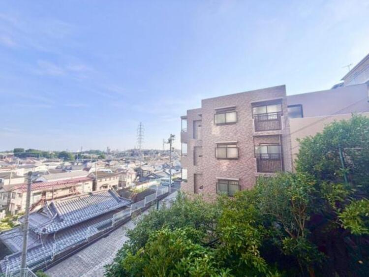 その他 ほっと一息つきたい時に望むこの眺望。リラックスできる空間になりますね。