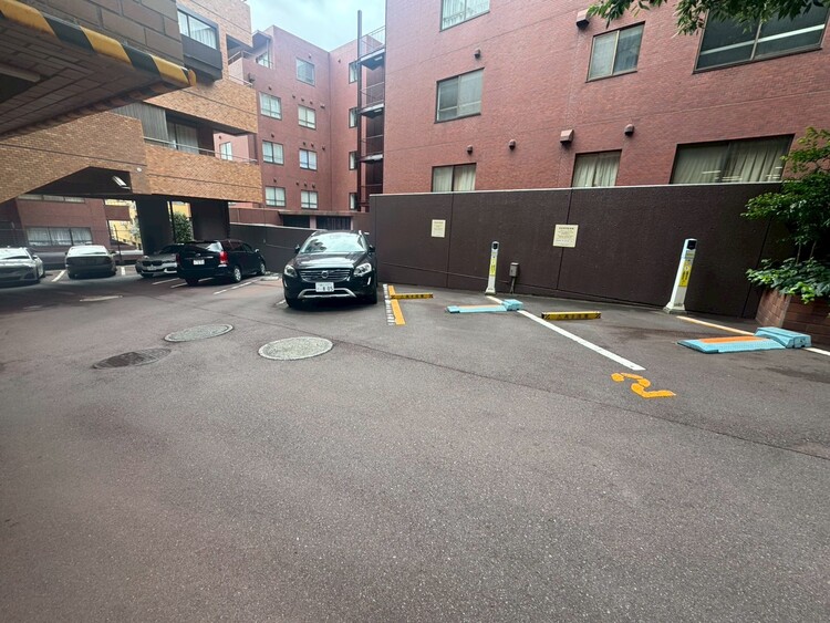 その他 駐車スペースが嬉しいですね。※空き状況は都度ご確認下さい。