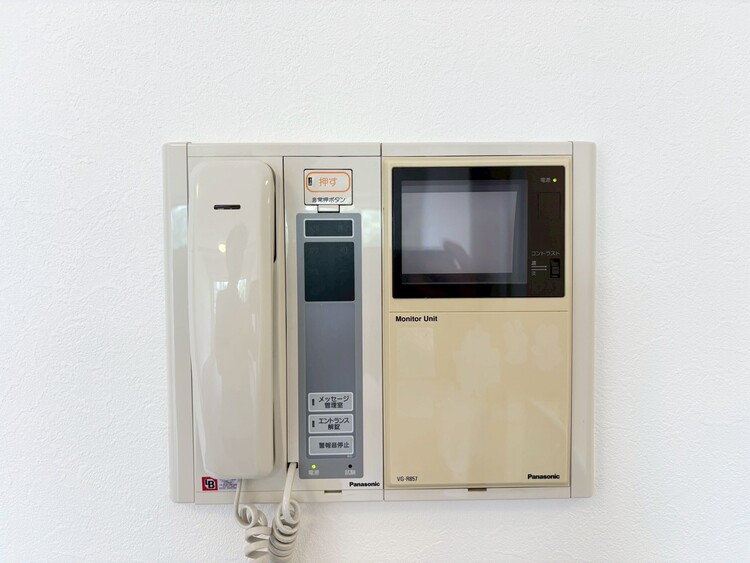 その他 誰が来てもわかる様にモニター付きインターホンを設置。