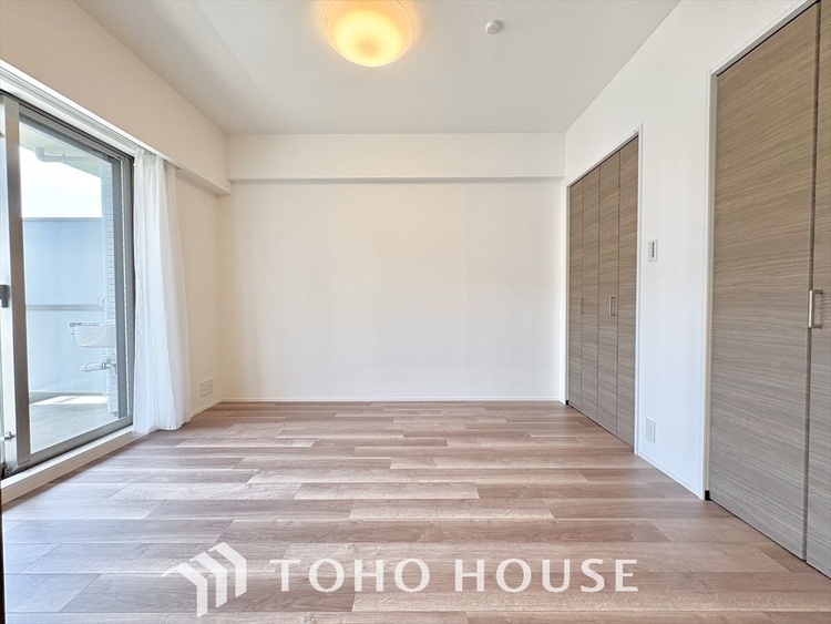 内装 【ROOM】感性を育むプライベートルームはシンプルでスマートな空間。好みの空間で読書をしたり、音楽を聞いたりと一人の時間も充実したものにできます。