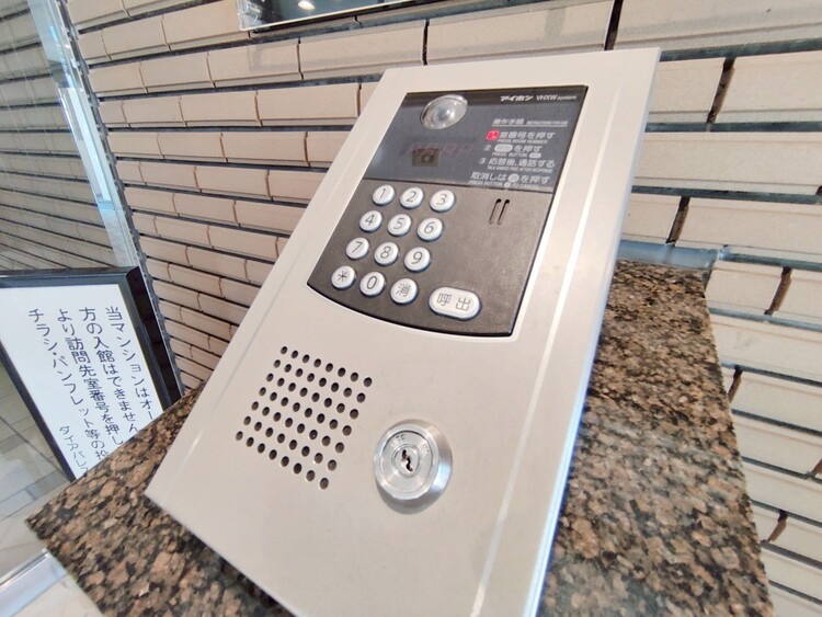 その他 誰が来てもわかる様にモニター付きインターホンを設置。
