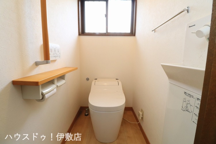 その他 【1Fトイレ】タンクレストイレでスッキリとした空間