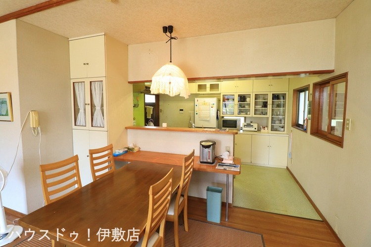 キッチン 【キッチン】カウンターキッチンで、家族の笑顔を見守りながら調理できます