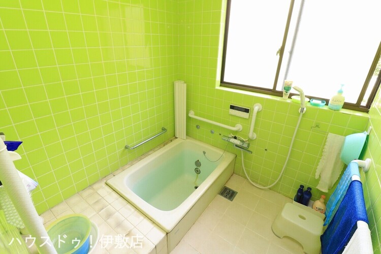 風呂 【浴室】洗い場が広いタイプの浴室です