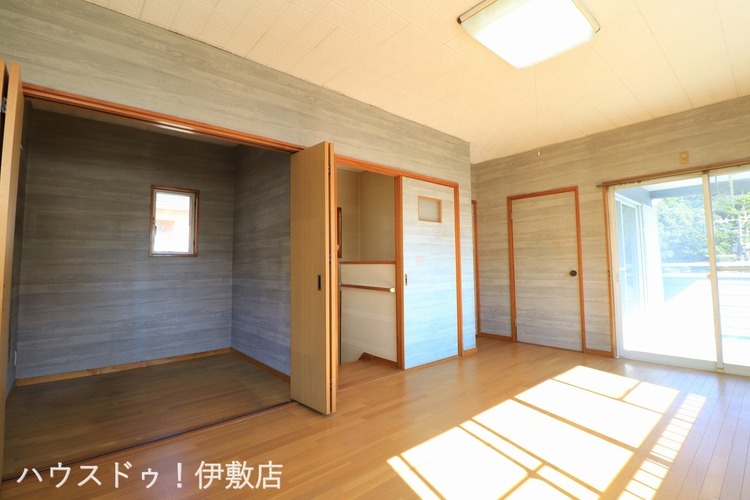 内装 【2F洋室7.5帖】ウォークインクローゼット付きの洋室