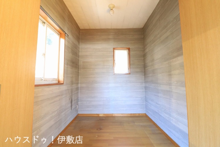 その他 【ウォークインクローゼット】窓付きで明るいウォークインクローゼット付き