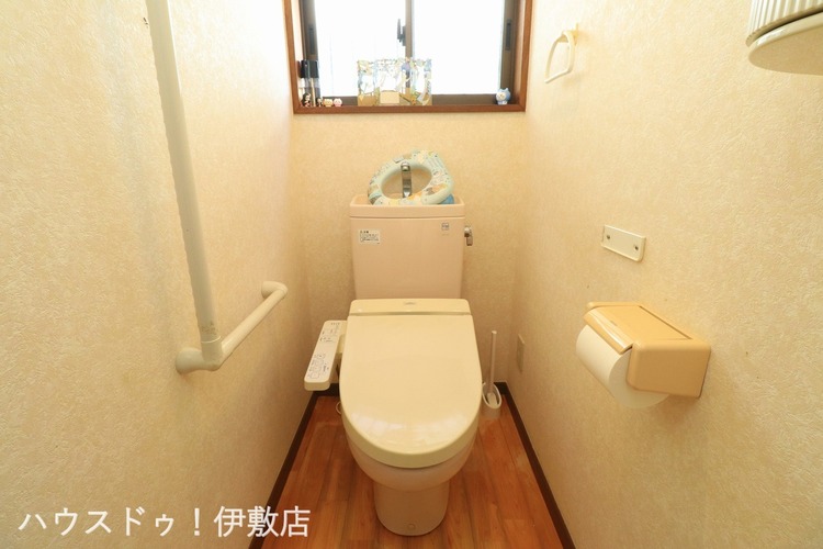 その他 【母屋内トイレ】ウォシュレット機能付きのトイレ