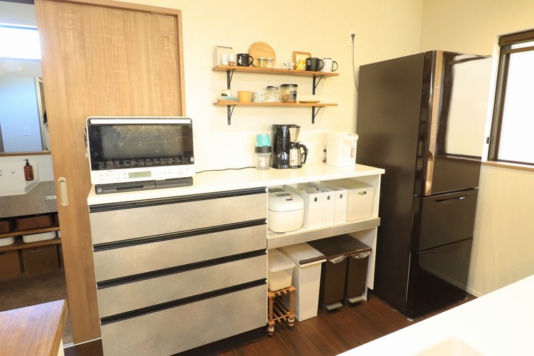 キッチン 【キッチン】造り付けの棚付きです！オシャレに収納できます！