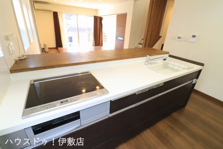 キッチン 【キッチン】広々としたキッチンで、調理がはかどりそうです！