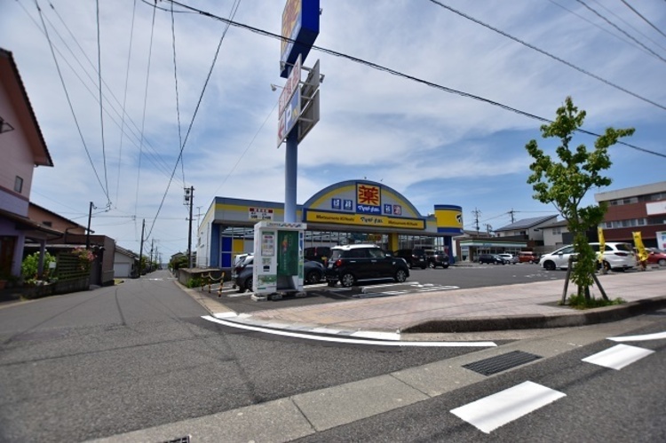 周辺 マツモトキヨシ花棚店【マツモトキヨシ花棚店】鹿児島市吉野2丁目にあるドラッグストアです。営業時間　9：00〜24：00駐車場あり（8台） 徒歩 約12分（約910m）