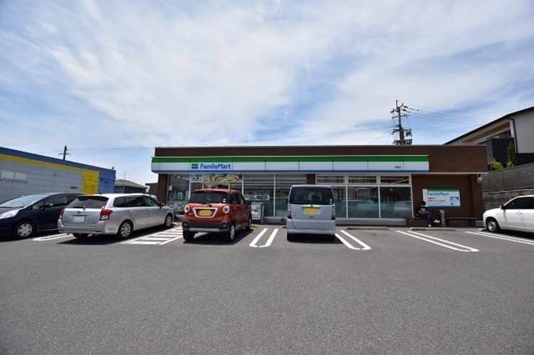 周辺 ファミリーマート花棚店【ファミリーマート花棚店】は、鹿児島市吉野2丁目２８番14号に位置する県立養護学校入口交差点近くのコンビニエンスストアです。駐車場有、店内には鹿児… 徒歩 約12分（約920m）