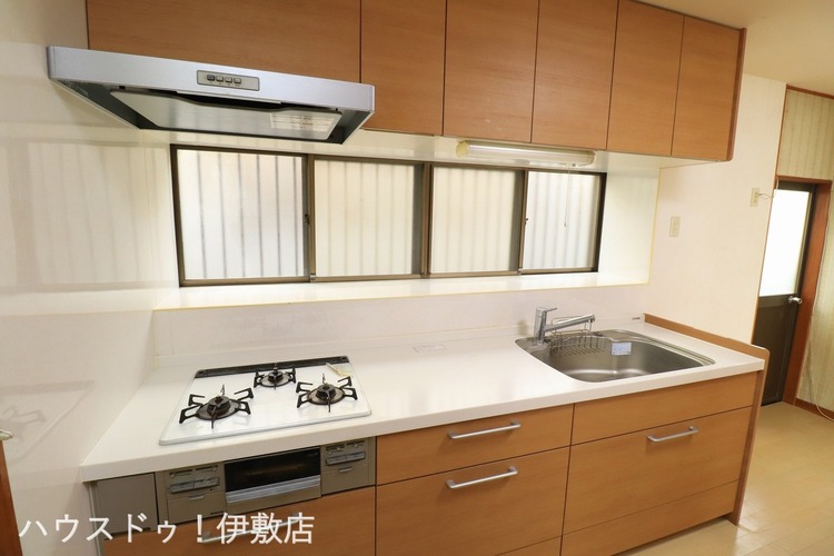 キッチン 【キッチン】吊戸棚付き！収納豊富です