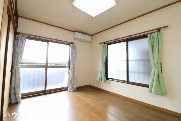 内装 【2F洋室】