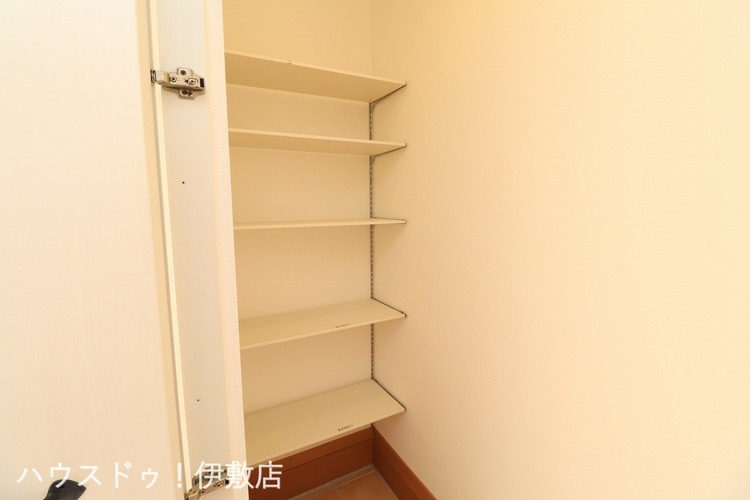その他 【シューズクローク】可動棚付きでお好みの高さで収納可能です！