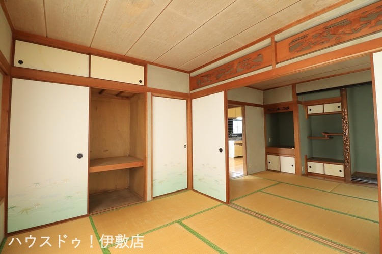 内装 【1F和室】続き間になっており、広々とした空間