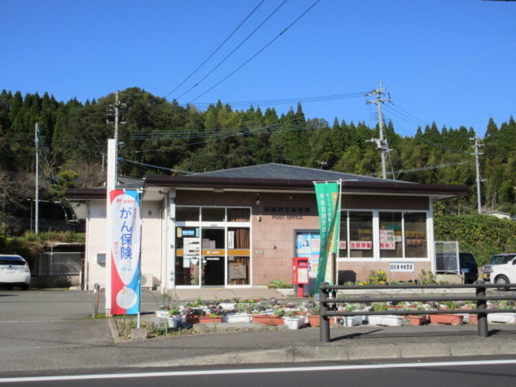 周辺 伊集院北郵便局[伊集院北郵便局]平日 9:00 〜 17:00土･日･休日 お取り扱いしません駐車場あり（9台） 徒歩 約41分（約3260m）