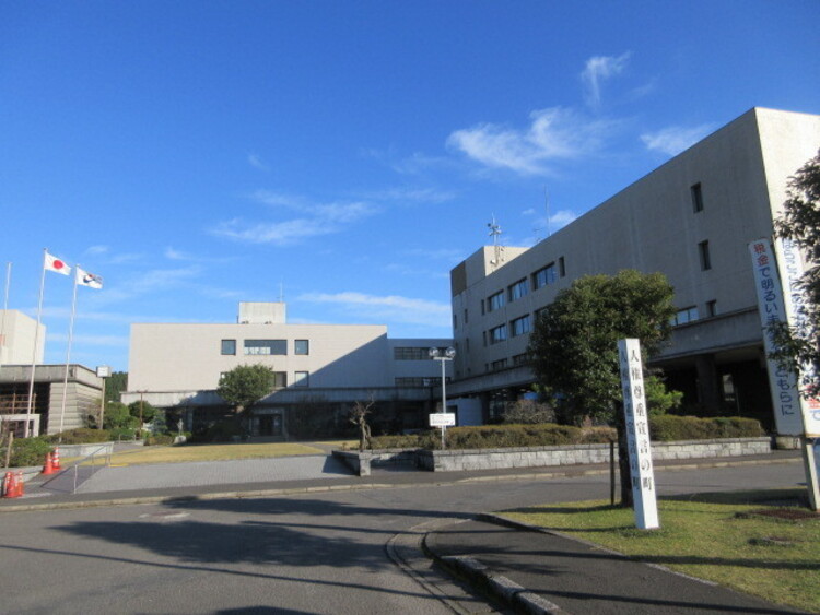 周辺 日置市役所[日置市役所]開庁時間：8時30分〜17時15分（土、日、祝日および12月29日から1月3日を除く） 約4800m