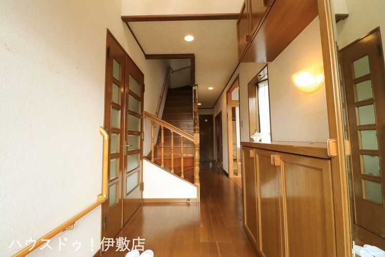 玄関 【玄関】玄関は吹抜になっており、開放感があります！