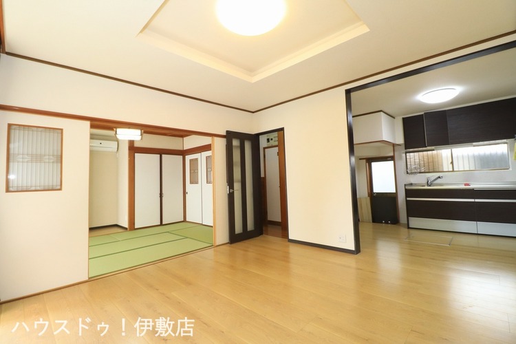 居間 【リビング】室内程度程度良好！