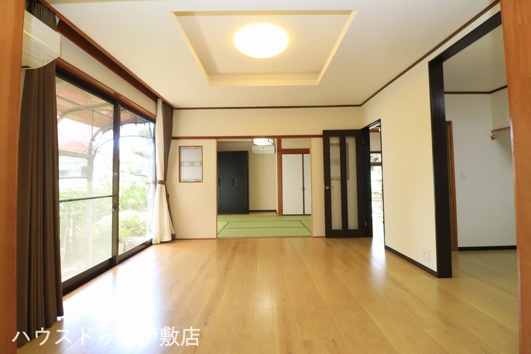 内装 【和室6帖】続き間になっており、広々とした空間