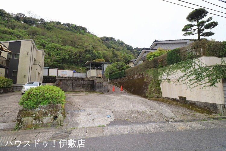 外観 【外観写真】「他社で住宅ローンに落ちてしまった」「車のローンが残っている」など、住宅ローンでお困りの方はぜひ一度弊社までご相談ください。
