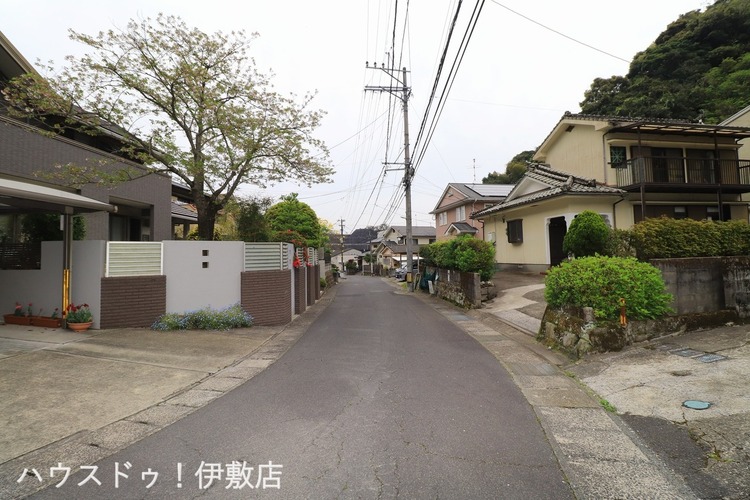 外観 【前面道路】北側前面道路、東方面前面道路交通量少な目です！