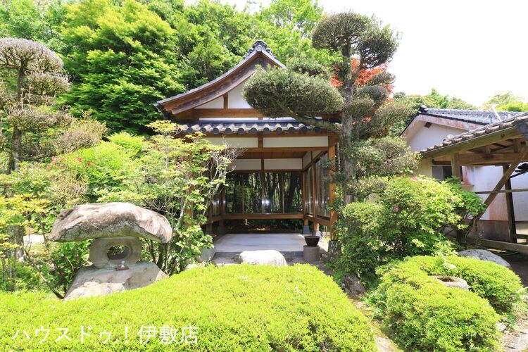 その他 【外観写真】屋根付きでBBQなど楽しめそうです