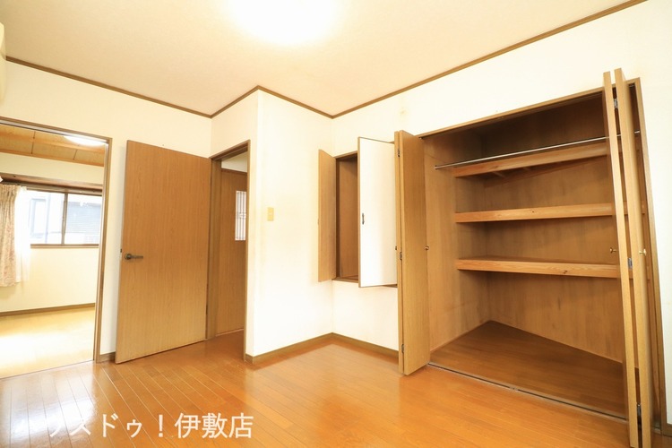 内装 【2F洋室】クローゼット2ヶ所付き！