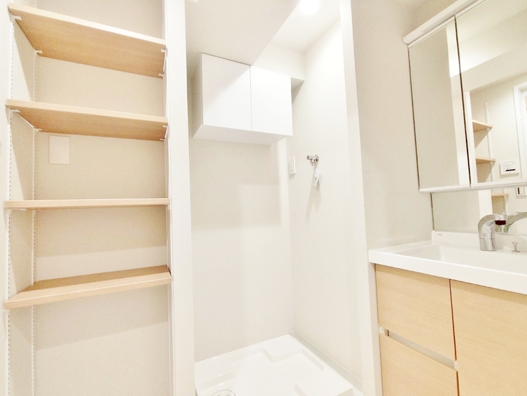 洗面 清潔感と心地よさを重視した、上質感漂うパウダールーム。