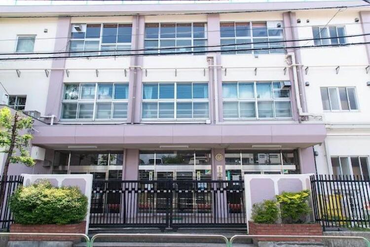 周辺 豊島区立池袋小学校