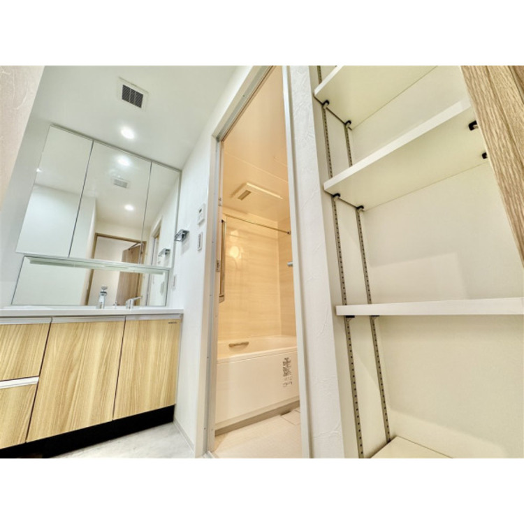 収納 ちょっとした収納スペースは思いのほか頼りになる存在です。バスタオルや洗剤を入れたり、使い方はアイデア次第。