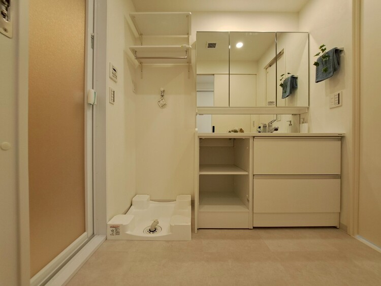 その他 十分な広さの脱衣所。