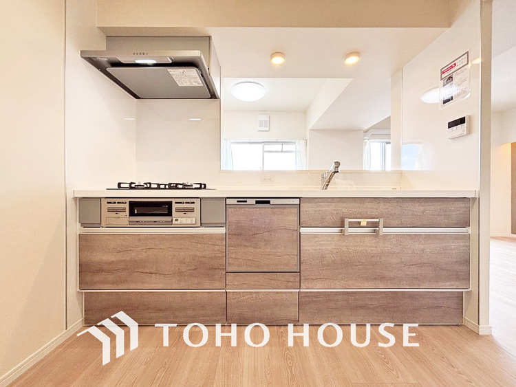 キッチン 落ち着きのあるカラーで統一された清潔感と気品が溢れるキッチン