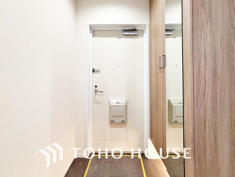 玄関 落ち着いた雰囲気の玄関、家族の帰りを暖かく迎えてくれます