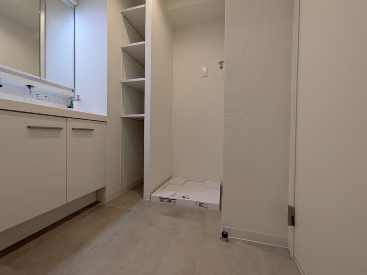 その他 十分な広さの脱衣所。