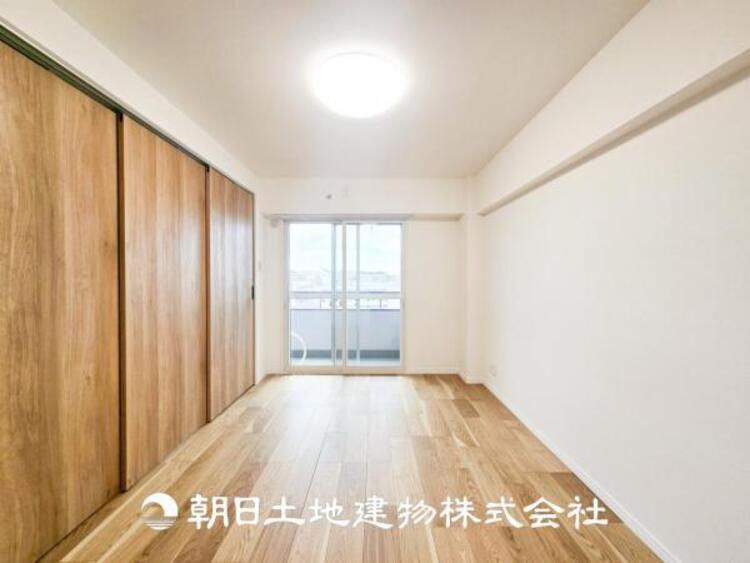 内装 【居室】 設計者のセンスが求められる大切な空間だからこそ、落ち着いて過ごせる癒しと寛ぎの空間が欲しい。そんな願いを叶えました。 
