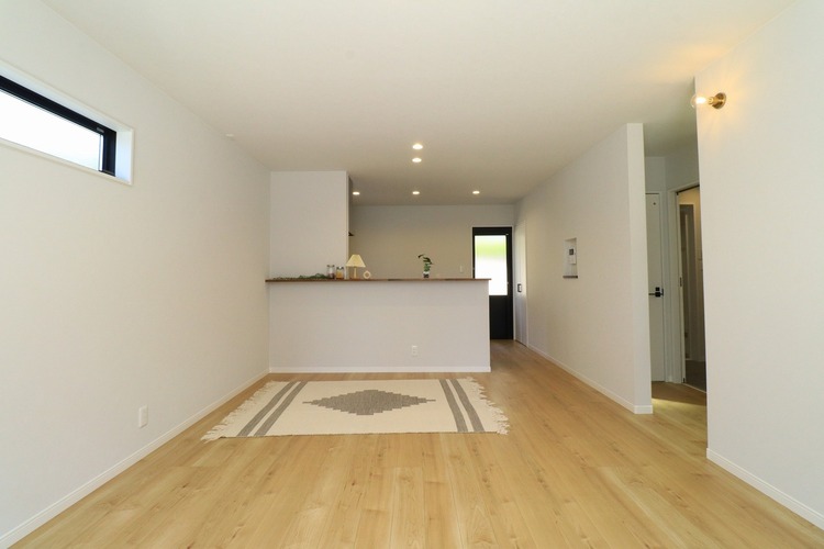 居間 【リビング】南向きで陽当たりの良いリビング！