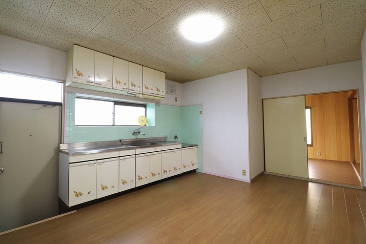 キッチン 【ダイニングキッチン】内観程度良好です！即日内覧可能です！