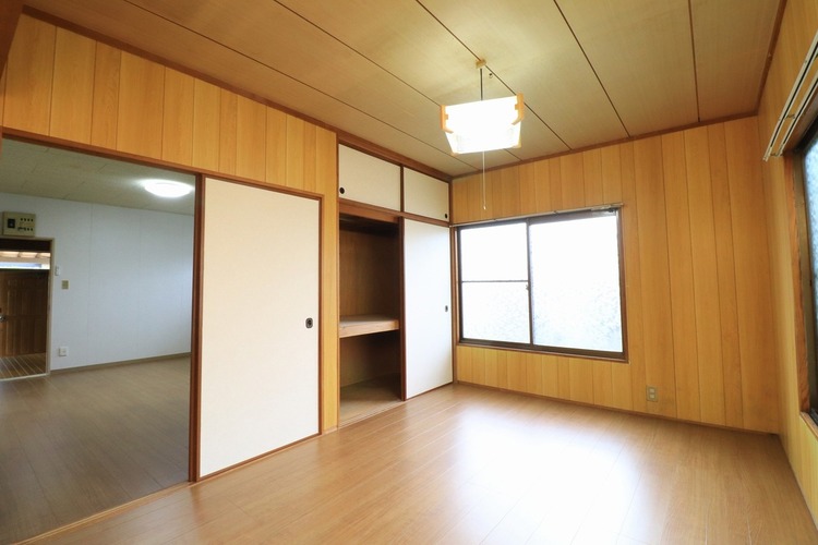 内装 【洋室6帖】