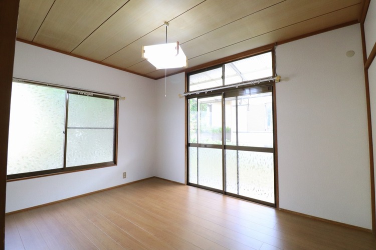 内装 【洋室6帖】