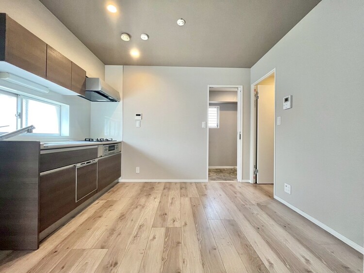 居間 居心地の良い空気感は、暮らしのステージを彩り、心からのやすらぎと満足感を与えてくれます。