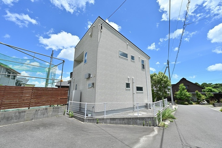 外観 【前面道路】