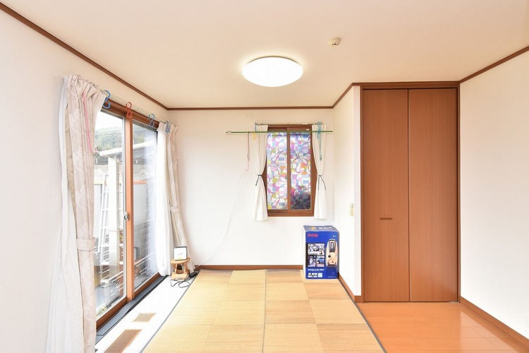 内装 【洋室6帖】