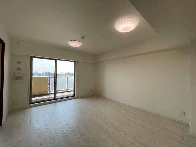 居間 飾り過ぎないシンプルな内装と偏り過ぎないデザインで統一しました。