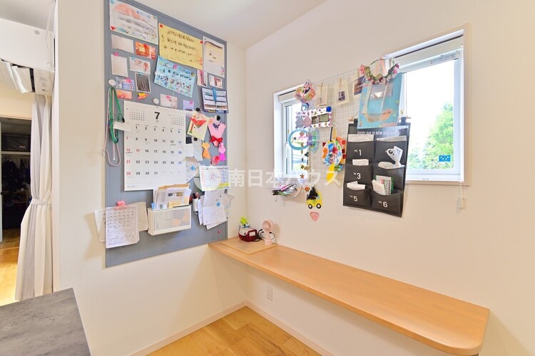 内装 【カウンターデスク】