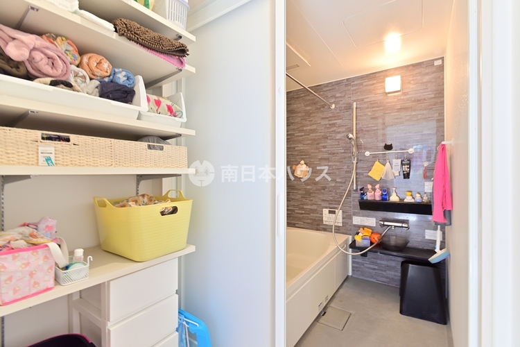 内装 【脱衣室】