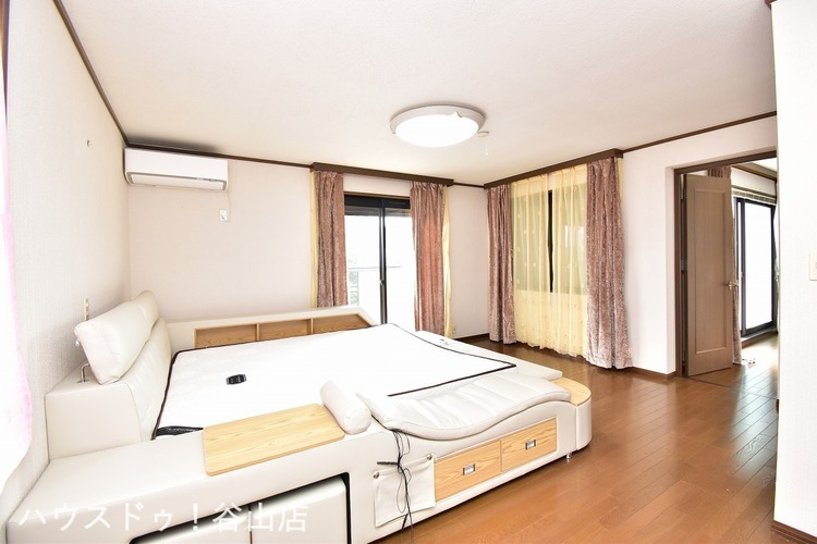 内装 【2階洋室】